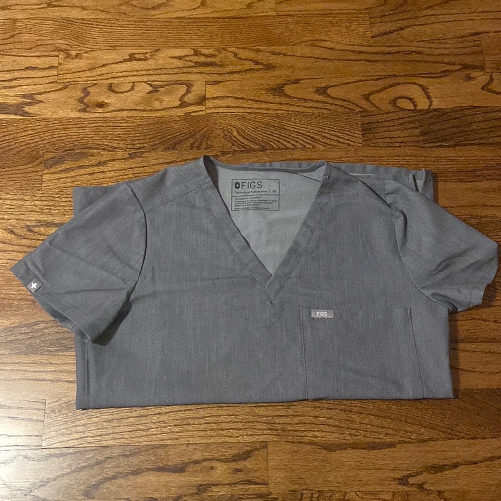 Figs One-Pocket Scrub Top, Women’s XS Graphite